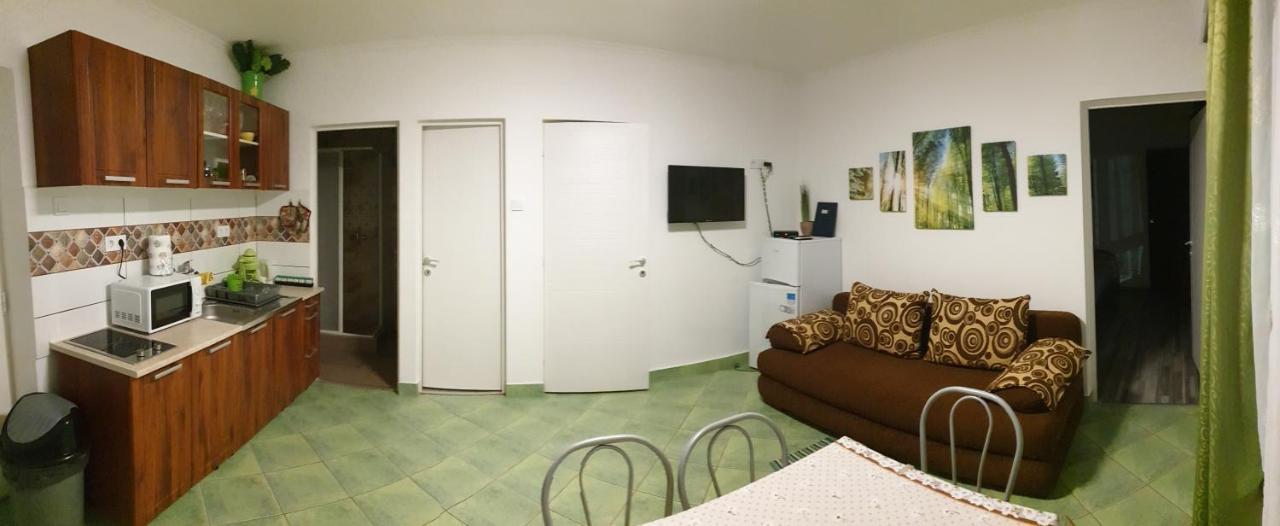Grevia Apartmanok Поросло Номер фото